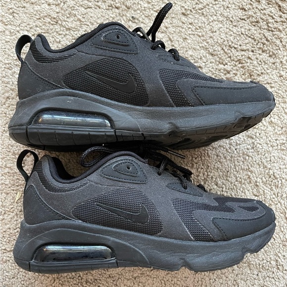 Women’s Nike Airmax - Picture 3 of 5